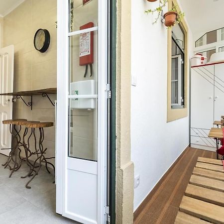 Retro M2 R4 - Lovely Double Room With Shared Bathroom Lisbon Bagian luar foto