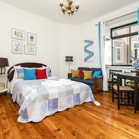 Retro M2 R4 - Lovely Double Room With Shared Bathroom Lisbon Bagian luar foto