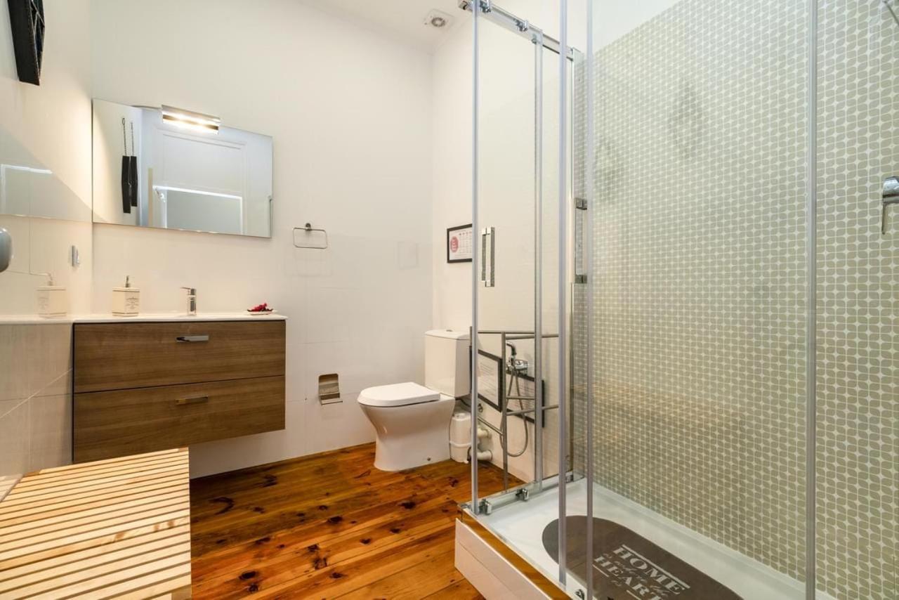 Retro M2 R4 - Lovely Double Room With Shared Bathroom Lisbon Bagian luar foto