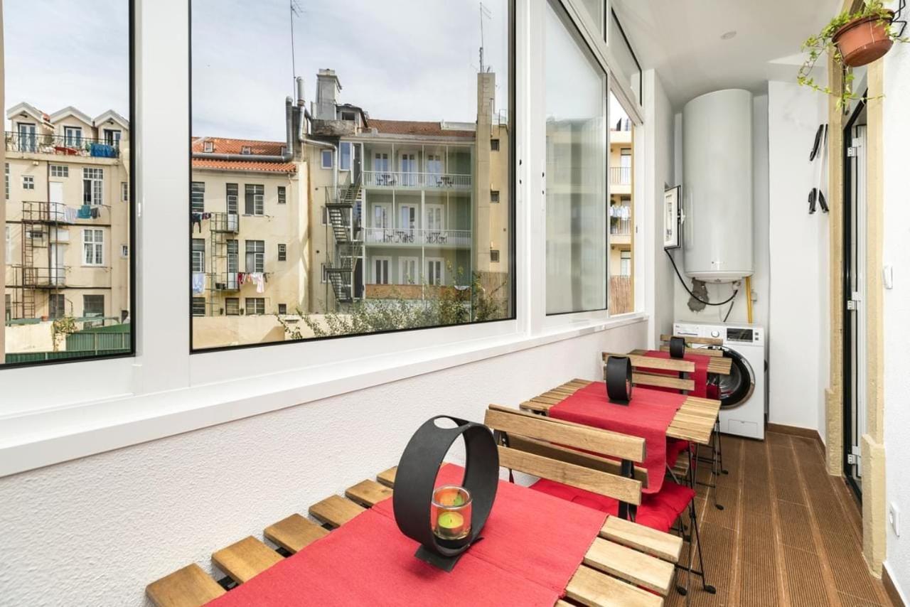 Retro M2 R4 - Lovely Double Room With Shared Bathroom Lisbon Bagian luar foto
