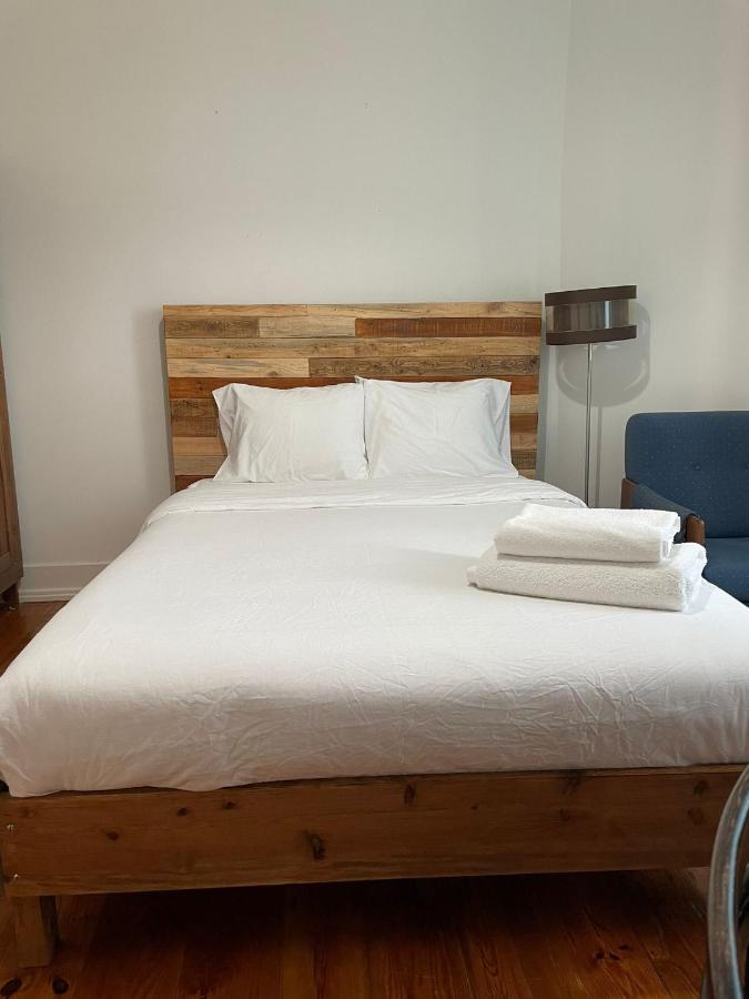 Retro M2 R4 - Lovely Double Room With Shared Bathroom Lisbon Bagian luar foto